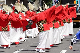 阿波踊りが有名です
