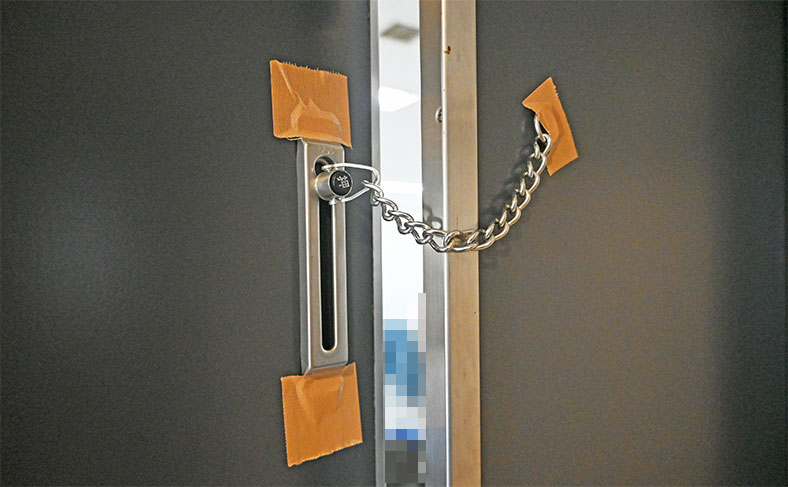 ドアチェーンの長さが適切か判断する
