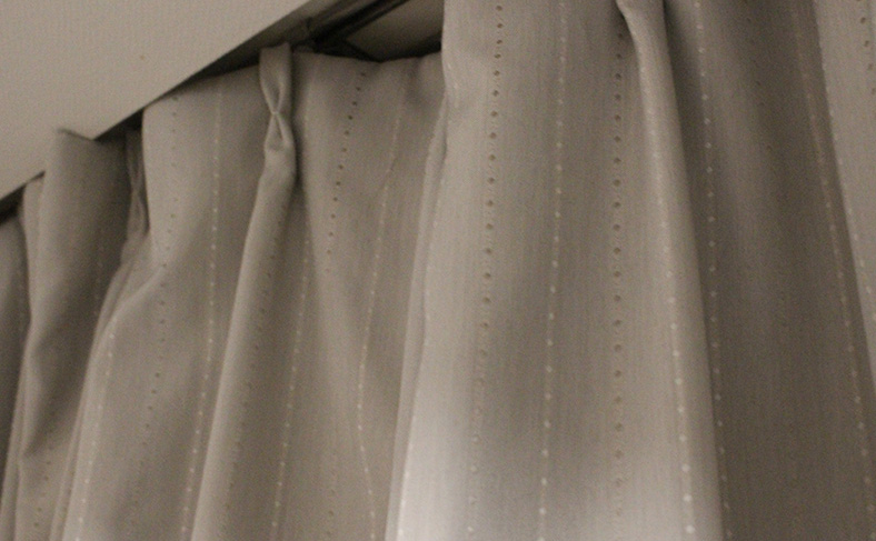家の中を見られないようにする