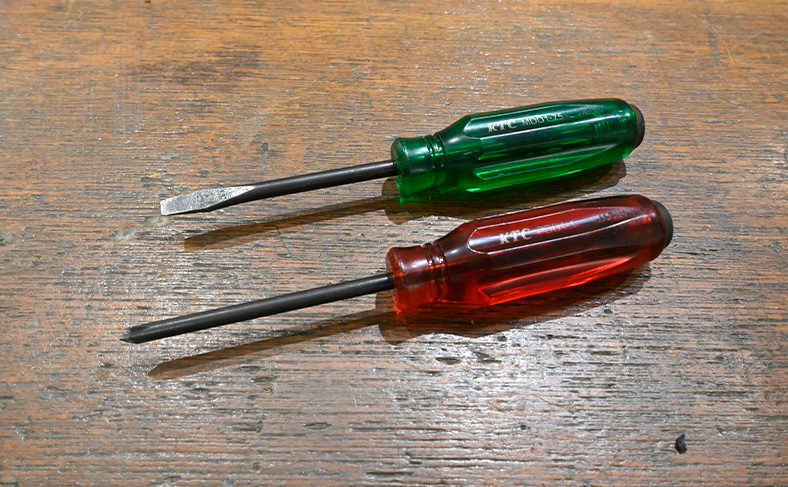 工具と新しい鍵を用意する