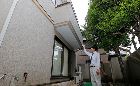ベランダ窓を確認する