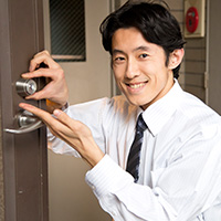 玄関の鍵交換を東京で行うならどの業者？安くて適切な業者の選び方を解説