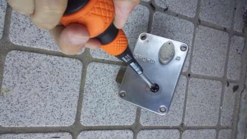 高松市円座にてＰＭＫへの交換作業