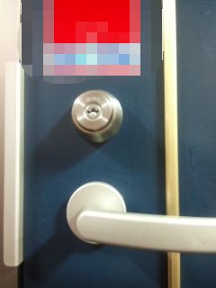 ショートタイプのオープナーで（大阪市西成区）