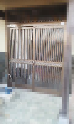 昔ながらの玄関扉です（港北区小机）